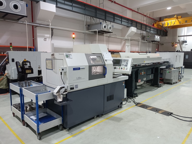 計(jì)算機(jī)數(shù)控主軸箱移動(dòng)型自動(dòng)車(chē)床